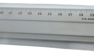 Regla Corte Erika 60 Cm Aluminio Antideslizante